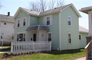170 E 3RD ST 170 E 3RD ST, a American Foursquare house, built in Fond du Lac, Wisconsin in 1900.