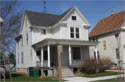 231 6TH ST, a Queen Anne house, built in Fond du Lac, Wisconsin in 1900.