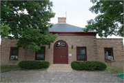 7650 N PHEASANT LN, a Colonial Revival/Georgian Revival government office/facility, built in River Hills, Wisconsin in 1962.