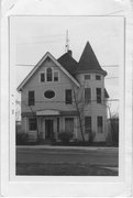 811 SPAIGHT ST, a Queen Anne house, built in Madison, Wisconsin in 1898.