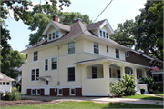 809 S 7th St, a American Foursquare house, built in Watertown, Wisconsin in 1914.