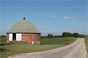 Cunningham, Bert and Mary, Round Barn, a Building.