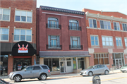 516 COLLEGE AVE, a Commercial Vernacular retail building, built in Racine, Wisconsin in 1913.