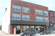 522 COLLEGE AV, a Commercial Vernacular retail building, built in Racine, Wisconsin in 1926.