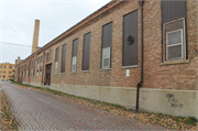 1450 SUMMIT AVE, a Astylistic Utilitarian Building depot, built in Racine, Wisconsin in 1914.