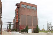 1450 Summit Ave, a Astylistic Utilitarian Building industrial bldg/manufacturing facility, built in Racine, Wisconsin in 1950.