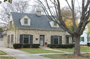 810 Orchard Street, a Colonial Revival/Georgian Revival house, built in Racine, Wisconsin in 1938.