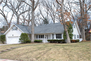 15 S EAU CLAIRE AVE, a Colonial Revival/Georgian Revival house, built in Madison, Wisconsin in 1959.