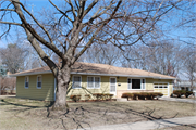 22 S EAU CLAIRE AVE, a Ranch house, built in Madison, Wisconsin in 1958.