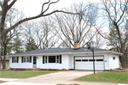 5133 JUNEAU RD 5133 JUNEAU RD, a Ranch house, built in Madison, Wisconsin in 1958.