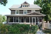 Gutknecht, Edwin and Jennie, House, a Building.