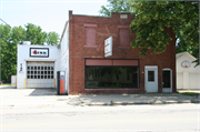 315 E JAMES ST, a Commercial Vernacular large retail building, built in Columbus, Wisconsin in 1909.