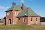 N4907 COUNTY HIGHWAY D, N SIDE OF UNITED STATES HIGHWAY 8 AT NW CNR W/ COUNTY HIGHWAY D NORTH, a Other Vernacular school-one to six room, built in Knox, Wisconsin in 1912.