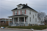 2543 Calumet Dr, a Two Story Cube house, built in Sheboygan, Wisconsin in 1903.