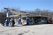 7575 N PORT WASHINGTON RD, a Contemporary gas station/service station, built in Glendale, Wisconsin in 1966.