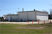 7575 N PORT WASHINGTON RD, a Contemporary gas station/service station, built in Glendale, Wisconsin in 1966.