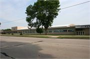 401 E ROBERTA DR, a Contemporary school – elem/middle/jr high/high, built in Waukesha, Wisconsin in 1957.