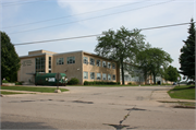 401 E ROBERTA DR, a Contemporary school – elem/middle/jr high/high, built in Waukesha, Wisconsin in 1957.