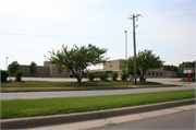 401 E ROBERTA DR, a Contemporary school – elem/middle/jr high/high, built in Waukesha, Wisconsin in 1957.