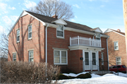 415 - 417 W WABASH AVE, a Colonial Revival/Georgian Revival duplex/two-flat, built in Waukesha, Wisconsin in 1944.