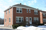 423 - 425 W WABASH AVE, a Colonial Revival/Georgian Revival duplex/two-flat, built in Waukesha, Wisconsin in 1943.