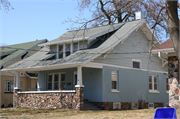 422 PROSPECT AVE, a Bungalow house, built in Waukesha, Wisconsin in 1918.