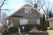 463 N WASHINGTON AVE 463 N WASHINGTON AVE, a Craftsman house, built in Waukesha, Wisconsin in 1924.