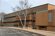 635 E COLLEGE AVE, a Contemporary school – elem/middle/jr high/high, built in Waukesha, Wisconsin in 1949.