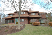 1 WAUSHARA CIR, a Contemporary house, built in Madison, Wisconsin in 1985.