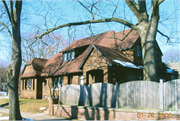 1902 N HI-MOUNT BLVD, a Arts and Crafts house, built in Milwaukee, Wisconsin in 1919.