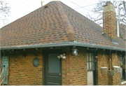 1902 N HI-MOUNT BLVD, a Arts and Crafts house, built in Milwaukee, Wisconsin in 1919.