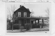 1023 JENIFER ST, a Queen Anne house, built in Madison, Wisconsin in 1889.