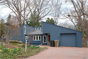 113 ALDEN DR, a Contemporary house, built in Madison, Wisconsin in 1970.