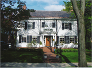 3029 N SUMMIT AVE, a Colonial Revival/Georgian Revival house, built in Milwaukee, Wisconsin in 1909.