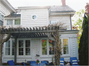 3029 N SUMMIT AVE, a Colonial Revival/Georgian Revival house, built in Milwaukee, Wisconsin in 1909.