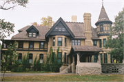 537 E WISCONSIN AVE, a Queen Anne house, built in Neenah, Wisconsin in 1883.