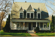 504 E NORTH ST, a Dutch Colonial Revival house, built in Appleton, Wisconsin in 1904.