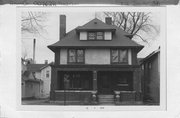 812 JENIFER ST, a American Foursquare house, built in Madison, Wisconsin in 1909.