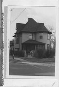 807 JENIFER ST, a Queen Anne house, built in Madison, Wisconsin in 1897.