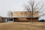 812 WESTERN AVE, a Contemporary elementary, middle, jr.high, or high, built in Columbus, Wisconsin in 1956.