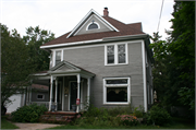 507 E ELM ST, a American Foursquare house, built in River Falls, Wisconsin in 1898.
