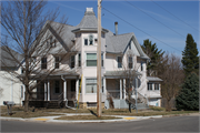 818 1ST ST, a Queen Anne house, built in New Glarus, Wisconsin in 1909.