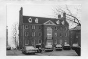 124 LANGDON ST, a Colonial Revival/Georgian Revival dormitory, built in Madison, Wisconsin in 1923.