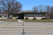 6924 UNIVERSITY AVE, a Contemporary small office building, built in Middleton, Wisconsin in 1953.