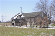 967 COUNTY HIGHWAY H, a Astylistic Utilitarian Building barn, built in Farmington, Wisconsin in 1890.