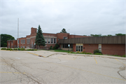 614 SCHOOL PL, a Contemporary school – elem/middle/jr high/high, built in West Bend, Wisconsin in 1924.