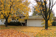 612 KAREN LN, a Contemporary house, built in Allouez, Wisconsin in 1965.