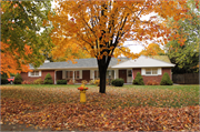 667 SUNSET CIRCLE, a Ranch house, built in Allouez, Wisconsin in 1959.