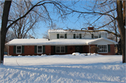 631 SUNSET CIRCLE, a Colonial Revival/Georgian Revival house, built in Allouez, Wisconsin in 1963.