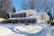 636 SUNSET CIRCLE, a Colonial Revival/Georgian Revival house, built in Allouez, Wisconsin in 1966.